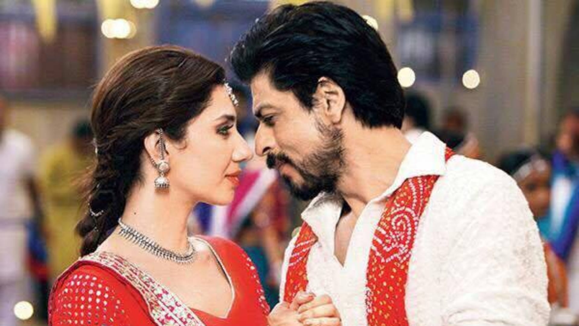 Mahira Khan Reveal She Was Scared For Doing Kissing Scene With Shah Rukh Khan In Film Raees Song Zaalima