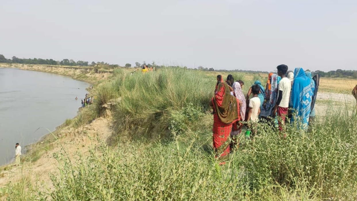 Three students drowned while bathing in river at deoria