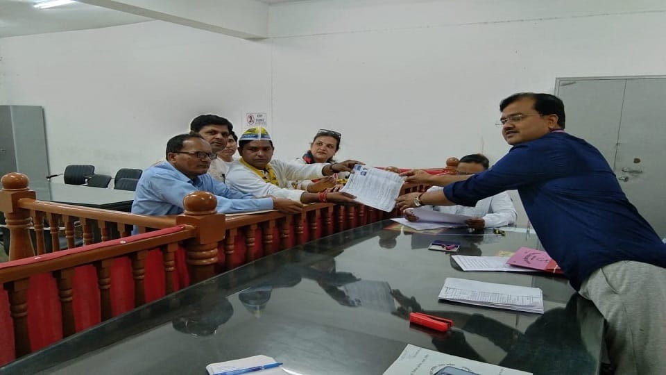 On sixth day three nominations for mayor 42 for councilor