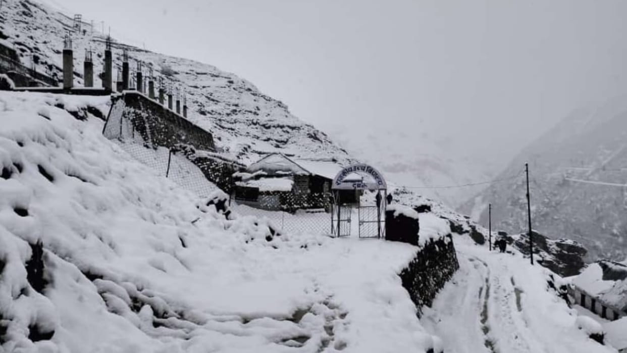 snowfall in pangi chamba 19 power distribution transformer disrupted
