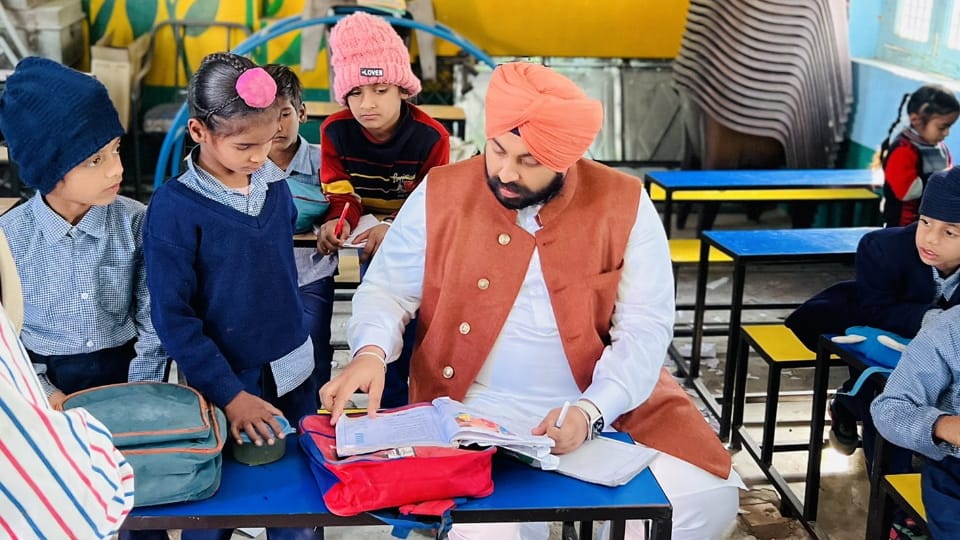 Punjab Education department will provide uniforms to students of Government school by end of April