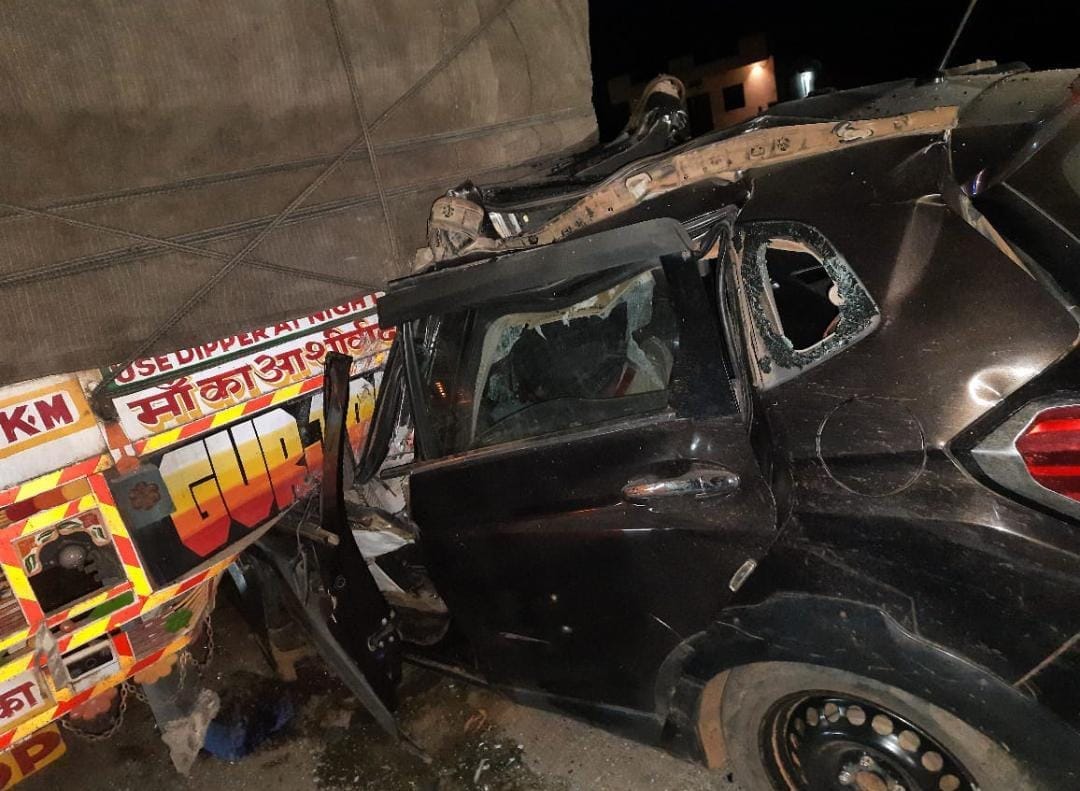 MP Road Accident: Car accident of people going to Ujjain for bone immersion, three dead, two serious