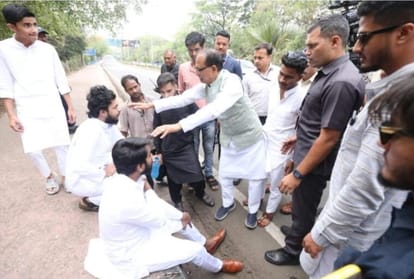 शिवराज सिंह चौहान ने काफिला रुकवाया और घायलों की मदद की।