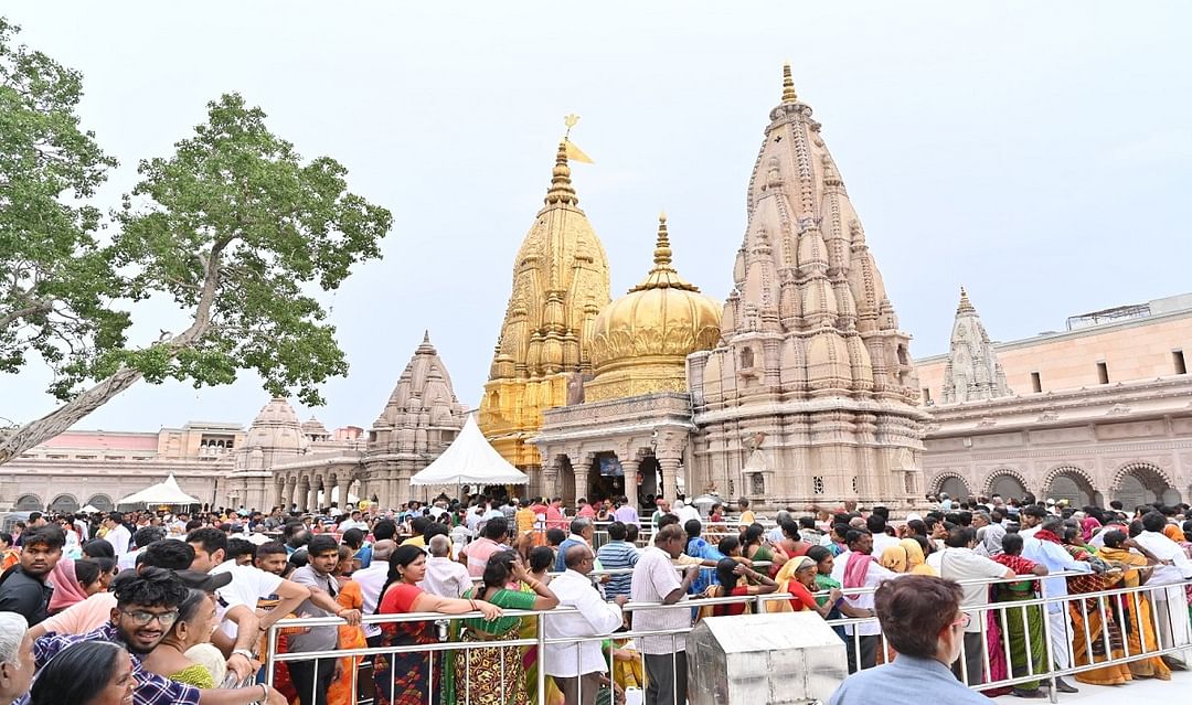 Devotees set new record in kashi Vishwanath Dham donated five times more in sawan 2023