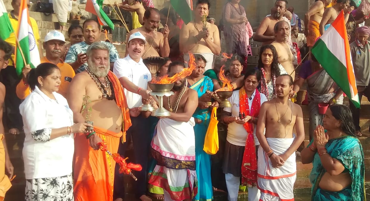 The beginning of Ganga Pushkar Kumbh: On World Earth Day, by cleaning the river Ganga, conch shell for polluti