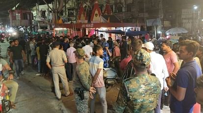 Bihar News : धर्मस्थल पर अशोभनीय हरकत करते शोहदे को पकड़कर पीटा, मुजफ्फरपुर के अस्पताल में है भर्ती बिहार समाचार: धर्मस्थल पर गलत काम करते पकड़ा गया युवक, लोगों ने की पिटाई, SKMCH में हालत गंभीर