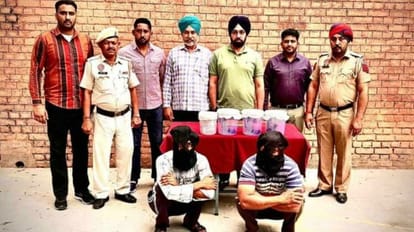 Punjab: दो गैंगस्टर गिरफ्तार, उत्तराखंड के व्यापारी की हत्या का मंसूबा नाकाम, विदेश से हुई लाखों की फंडिंग Punjab police arrested two gangsters with weapons and cash