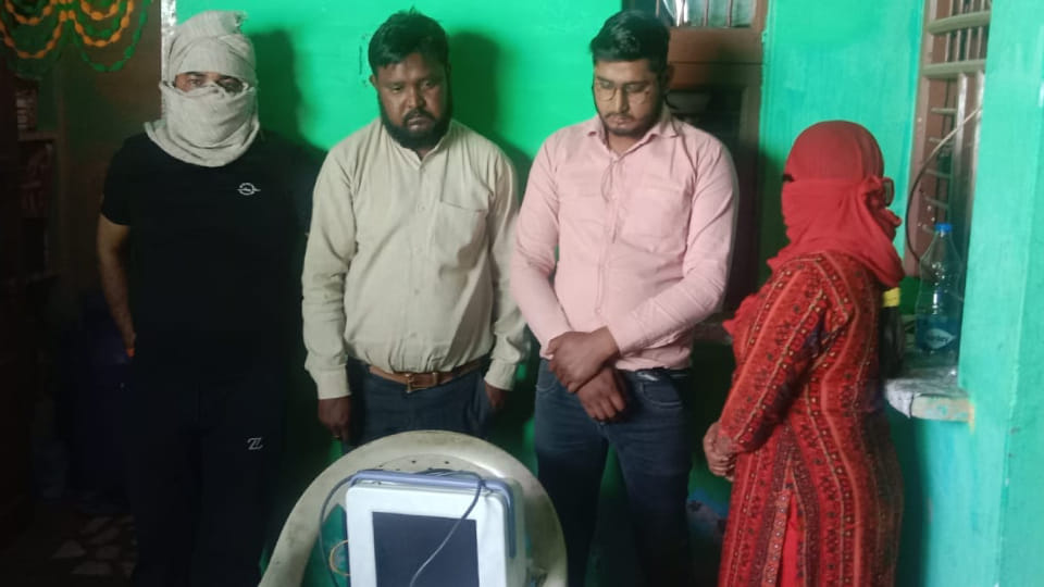 two arrested including woman doing gender test in Agra Ultrasound machine recovered