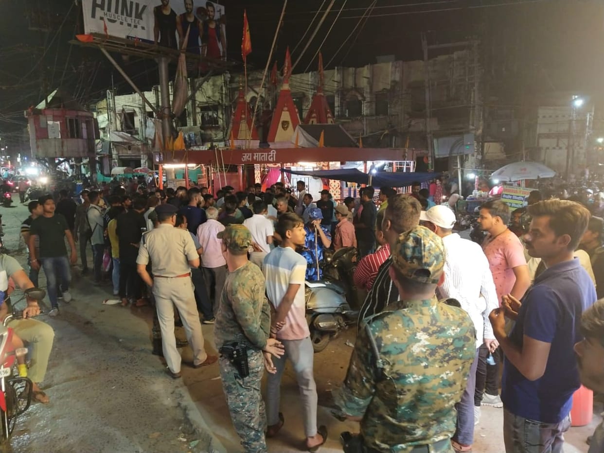 Bihar News: Youth caught doing wrong things at Dharmasthala, people beat him, condition critical in SKMCH