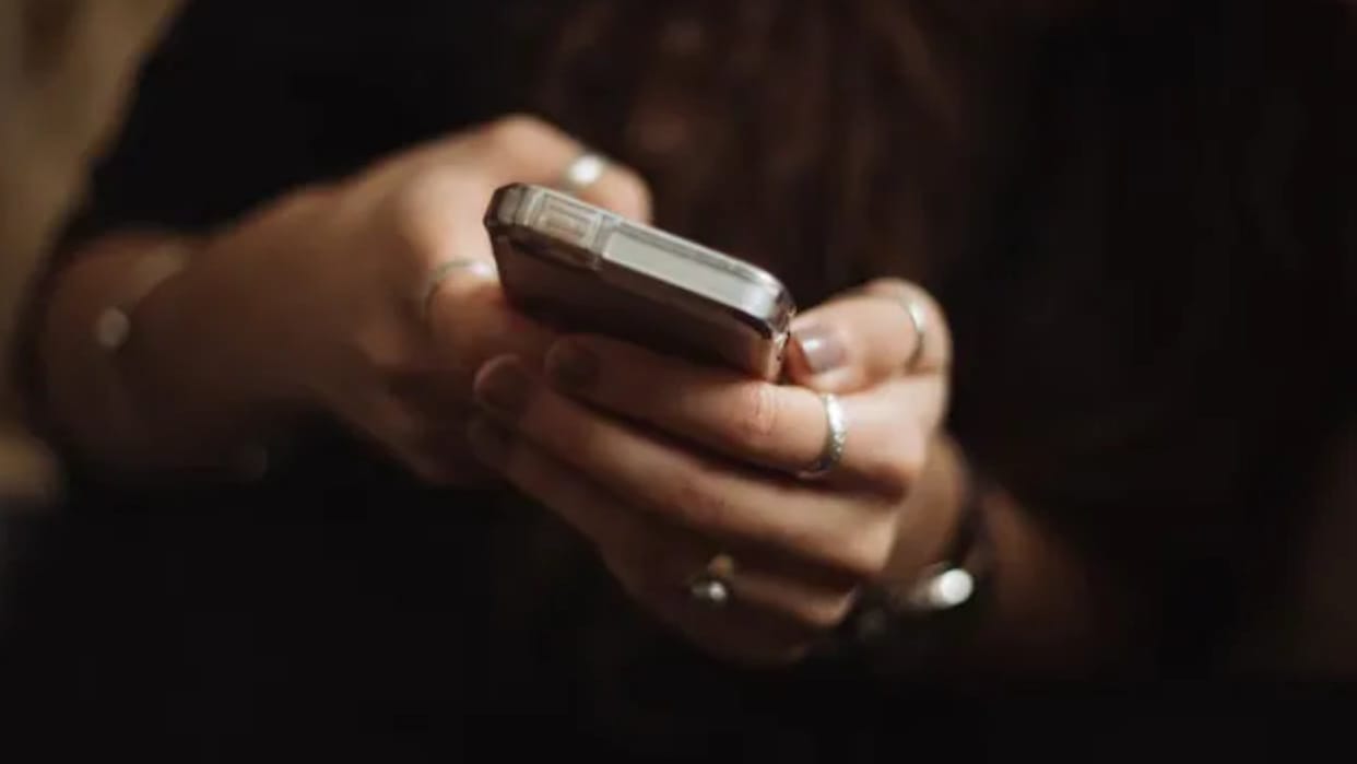 britain test emergency alert system today in millions of phones oppose start