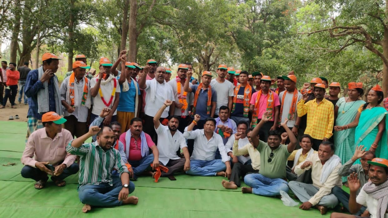 30 workers left congress and joined chhattisgarh BJP in bijapur