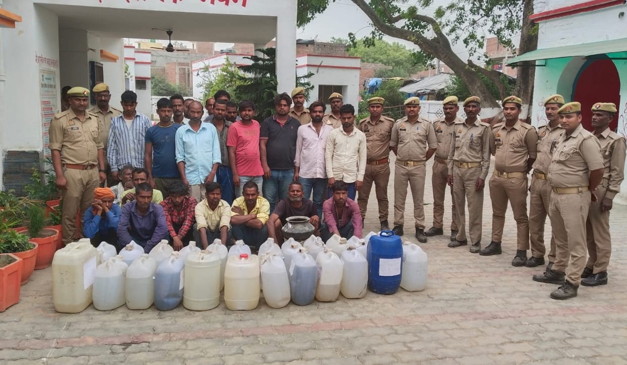 Major police action before civic body elections in Hardoi, 6664 liters of illicit liquor recovered, 295 accuse
