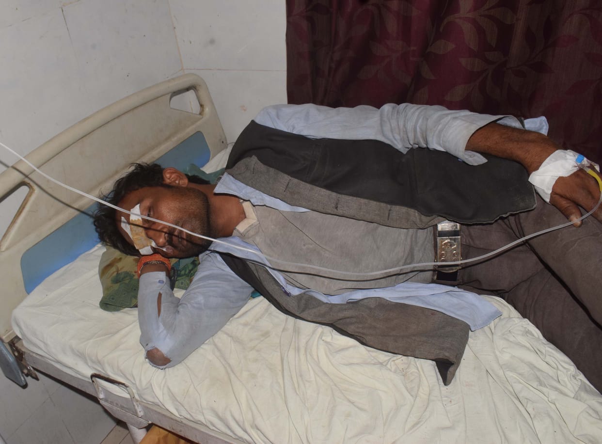 a young man jumped into a well in front of the police in Chitrakoot, was quarreling with his wife