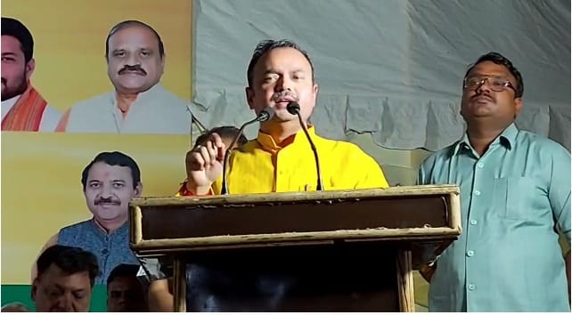 Minister JPS Rathores taunt on Akhilesh, said  If Ilu Ilu with criminals, then the public will run and hit