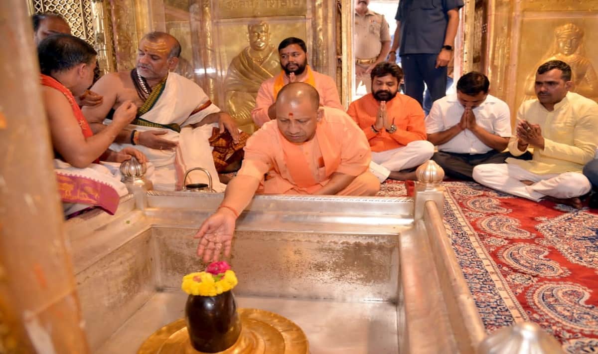 CM Yogi seeks blessings from Kashi Vishwanath and Baba Kalbhairav for UP nikay chunav 2023