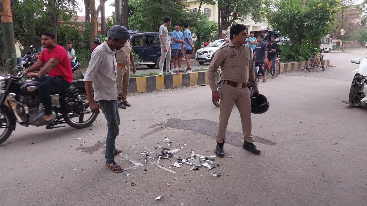 Meerut News Live: Former MLA Sangeet Som's brother along with his friends beat up the teacher