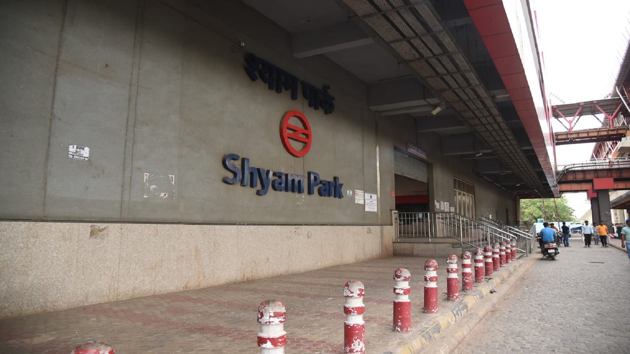 CISF ASI shoots himself at Metro station at midnight