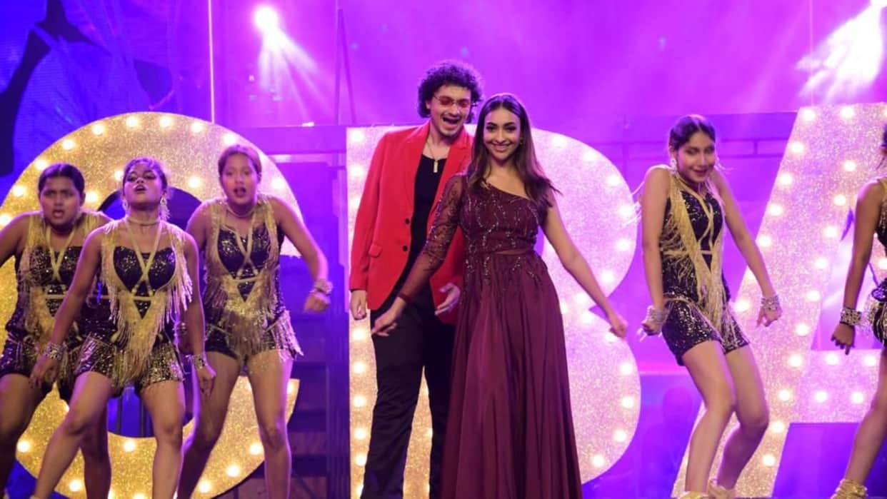 bad boy Namoshi dances to the beat of Disco Dancer veteran stars arrive to welcome Mithun son see here