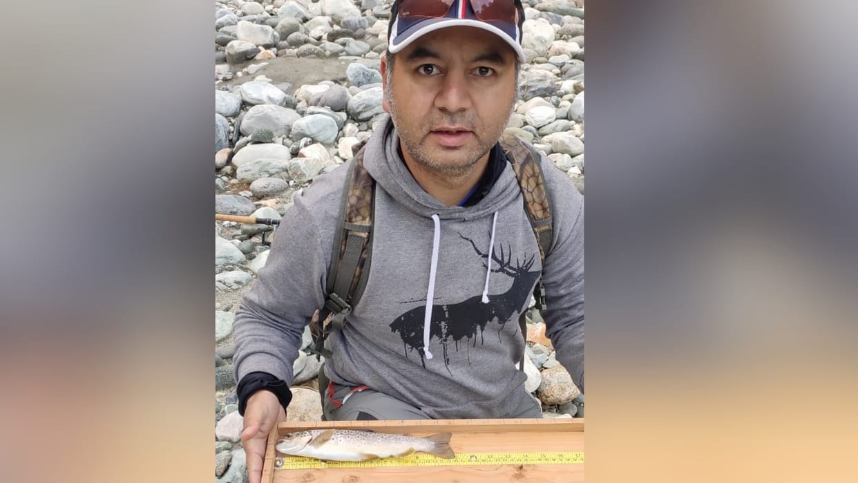Trout Angling contest Varun Bharti caught 16 inch long trout