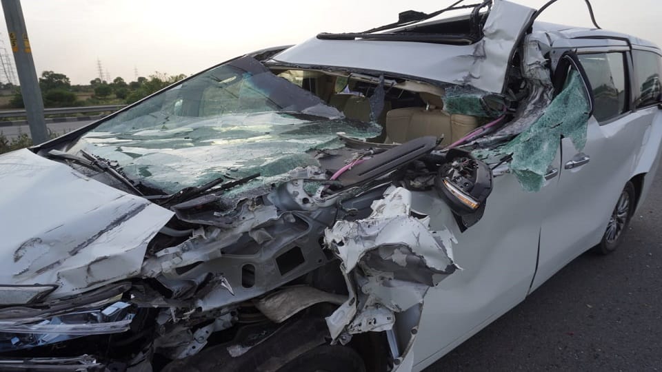 MP Kartikeya Sharma Car Accident Truck collides on KMP while returning to Gurugram