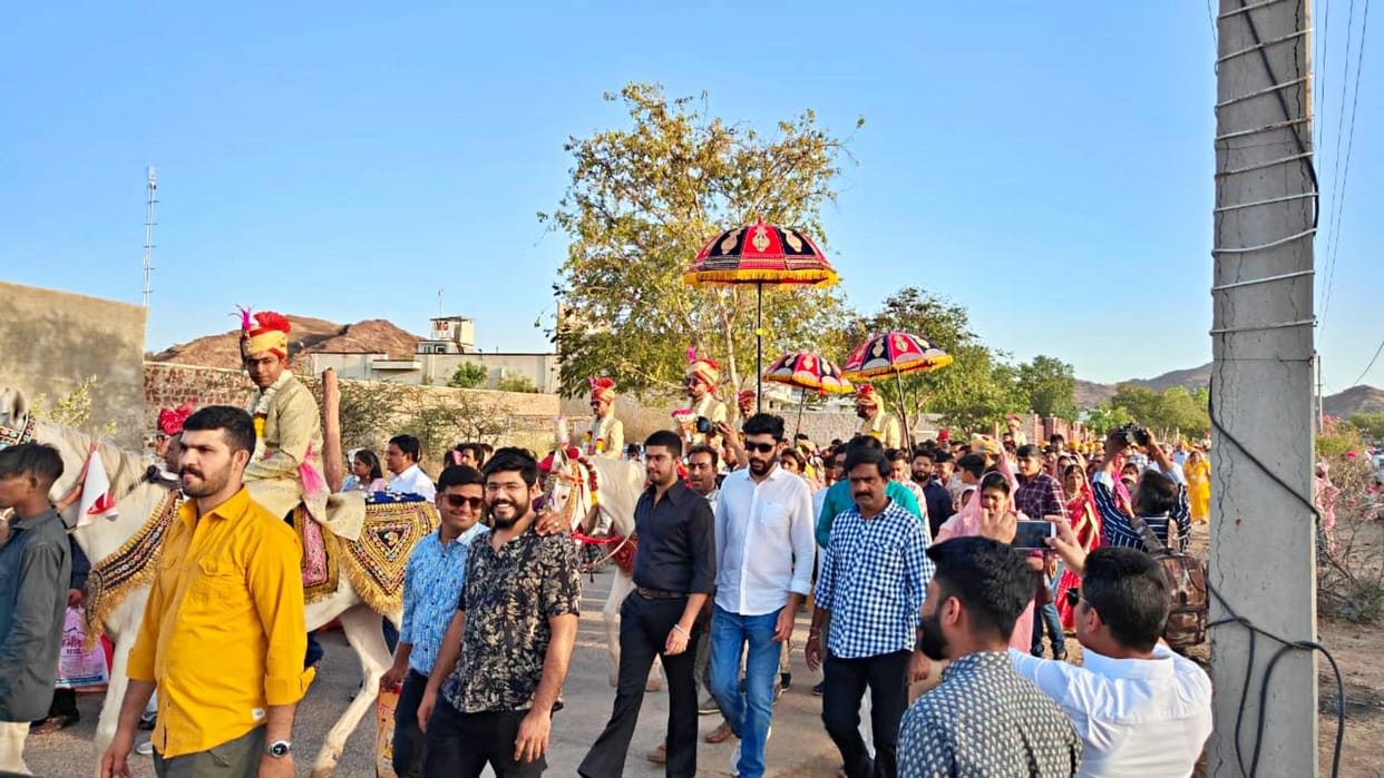 27 couples took turns in mass marriage of Brahmakshatriya Khatri Samaj in Barmer