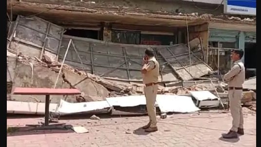 Shop roof collapses in front of railway station in Indore three people injured