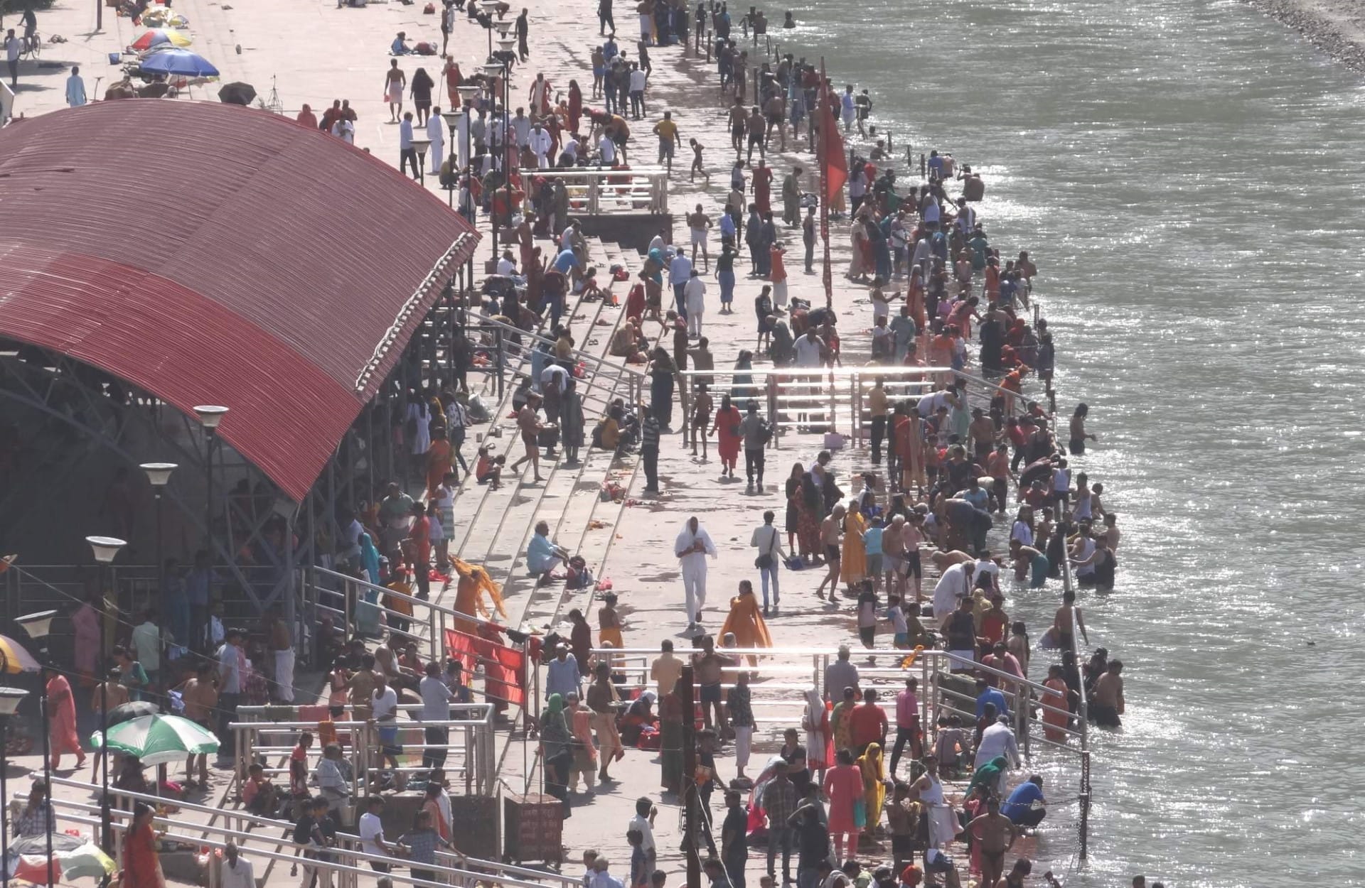 Weekend Jam on highway Chardham yatra passengers sweat in  heat Mussoorie Haridwar Uttarakhand Watch photos