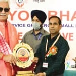 जम्मू में आयोजित कार्यक्रम के दौरान एलजी मनोज सिन्हा