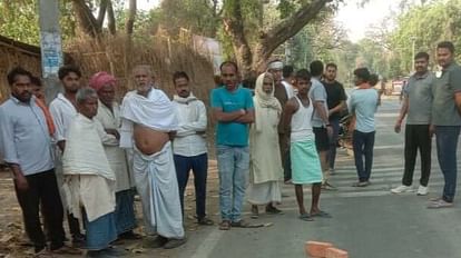 Ballia: ईंट लदे ट्रैक्टर-ट्रॉली से कुचलकर मजदूर की गई जान, पेड़ से गिरकर अधेड़ की मौत Laborer crushed to death by brick laden tractor trolley in ballia