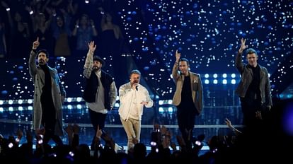 Backstreet Boys: 'डीएनए वर्ल्ड टूर' पर भारत में परफॉर्म करेगा बैकस्ट्रीट बॉयज बैंड, 13 साल बाद होगी वापसी Backstreet Boys return India after 13 years in May 2023 DNA World Tour made announcement fans happy excired