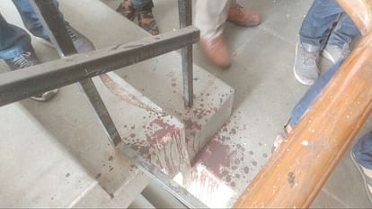 Traces of blood found in Mafia Atiq's office, knife recovered, police reached the spot