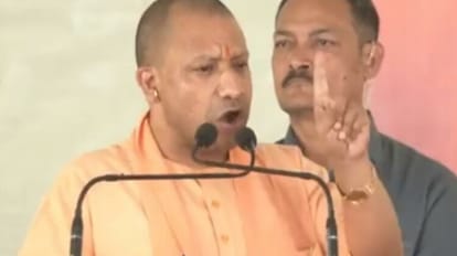 UP: सीएम योगी ने पूछा, युवाओं के हाथ में तमंचे चहिए क्या? मंच से बताया यूपी में का बा, पढ़ें-भाषण की खास बातें UP: CM Yogi Adityanath Saharanpur and Shamli Rally, read full speech in one cloick