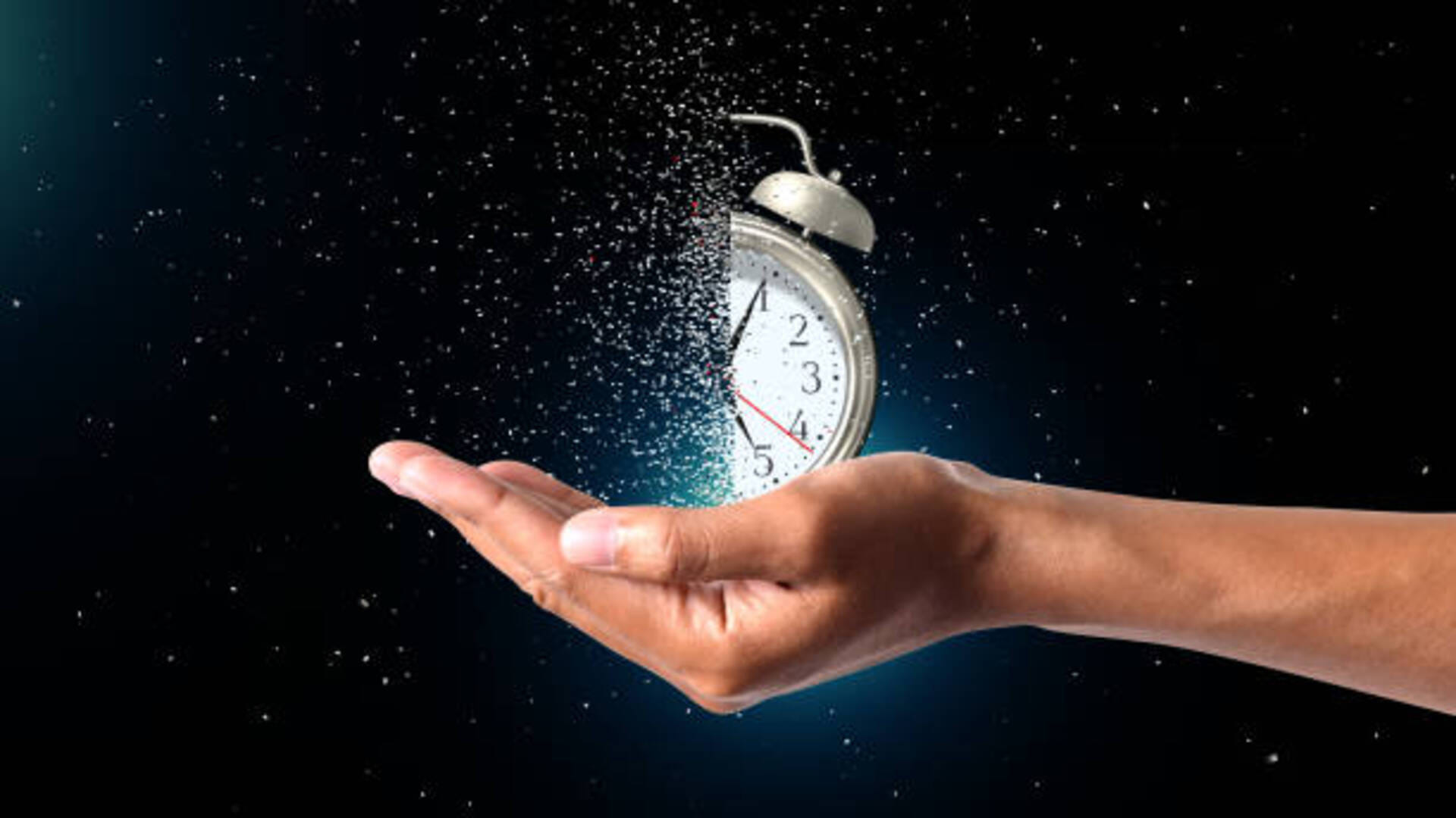 Vastu Tips for wall Clock in house clock right direction vastu tips in hindi