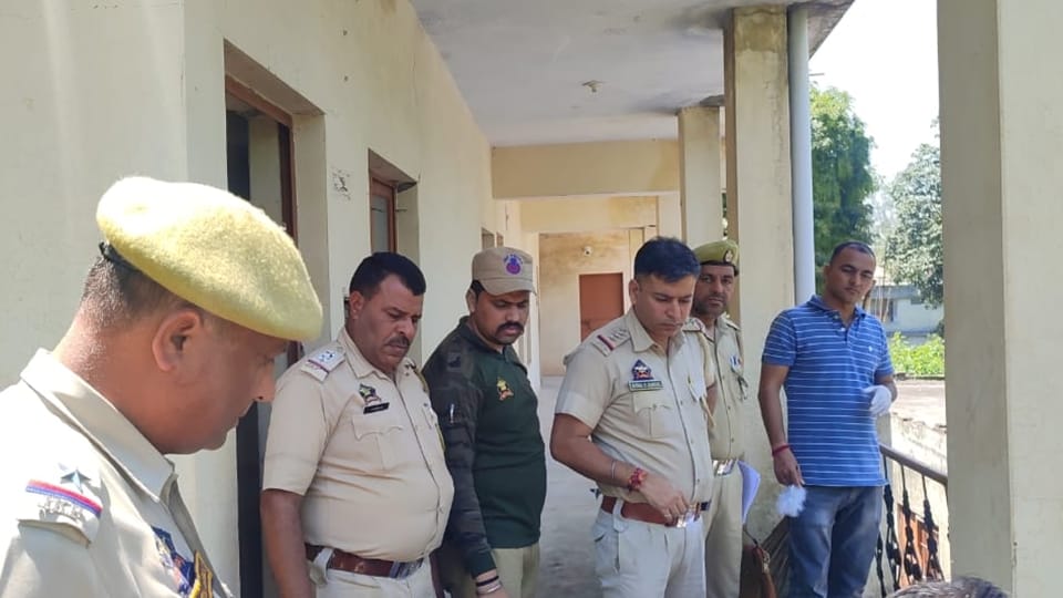 jammu Domana: Dead body of migrant woman found hanging in closed school police investing