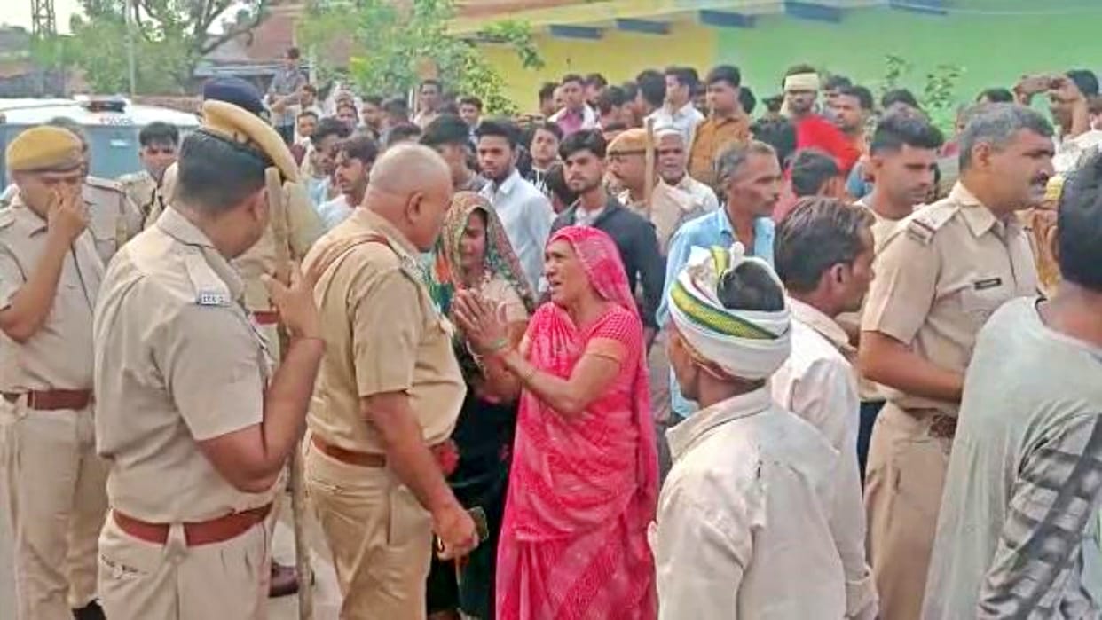 Villagers block NH-123 due to water problem in Dholpur