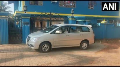 Karnataka Election: Amit Shah offers prayers at Chamundeshwari Temple, IT raids Congress leader's house