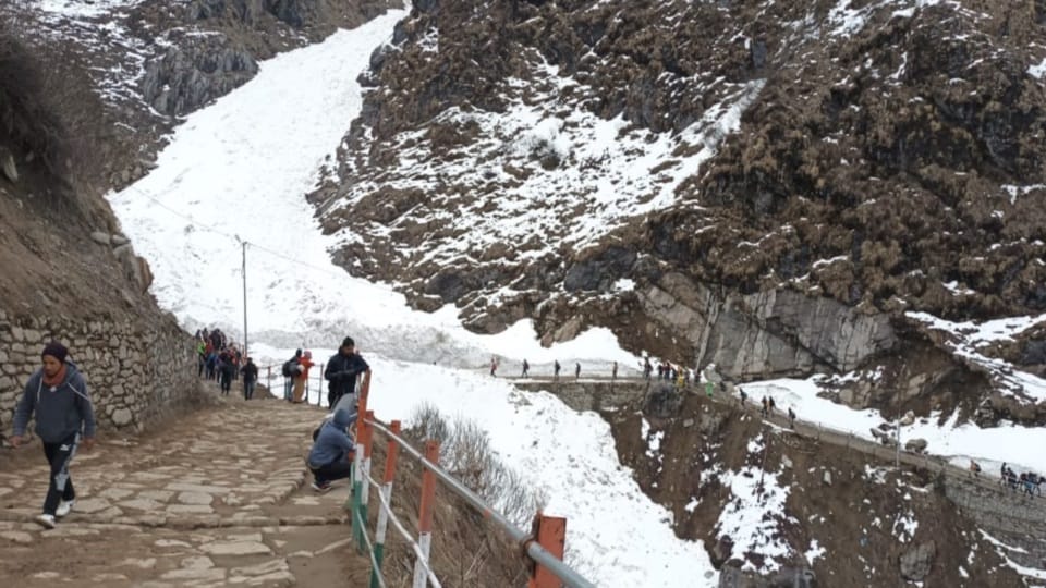Kedarnath Dham Portals Open Pilgrims crowd even heavy Snow Uttarakhand Chardham Yatra 2023 news