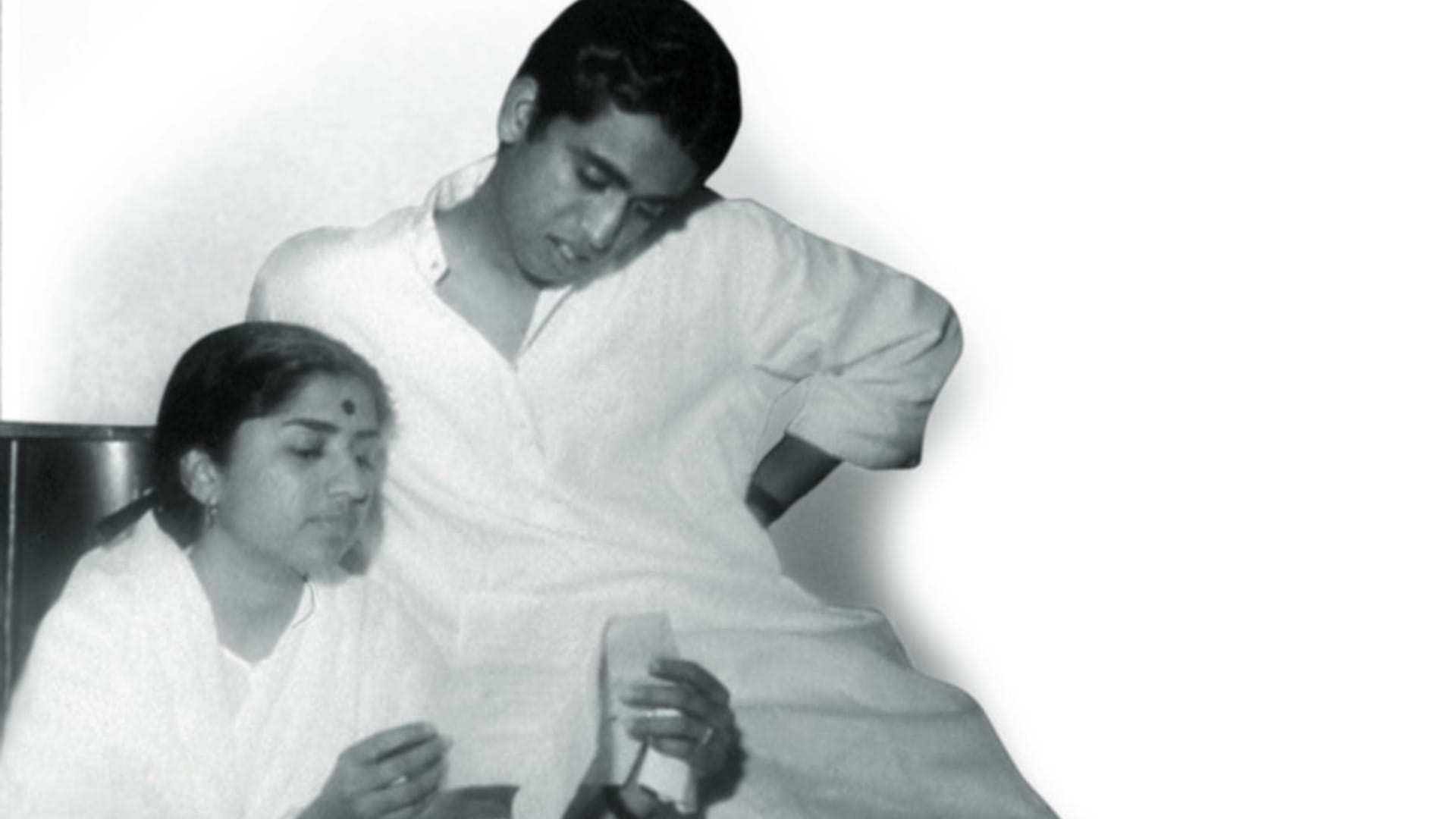 Deenanath Mangeshkar death anniversary know unknown facts about lata mangeshkar father and his career struggle