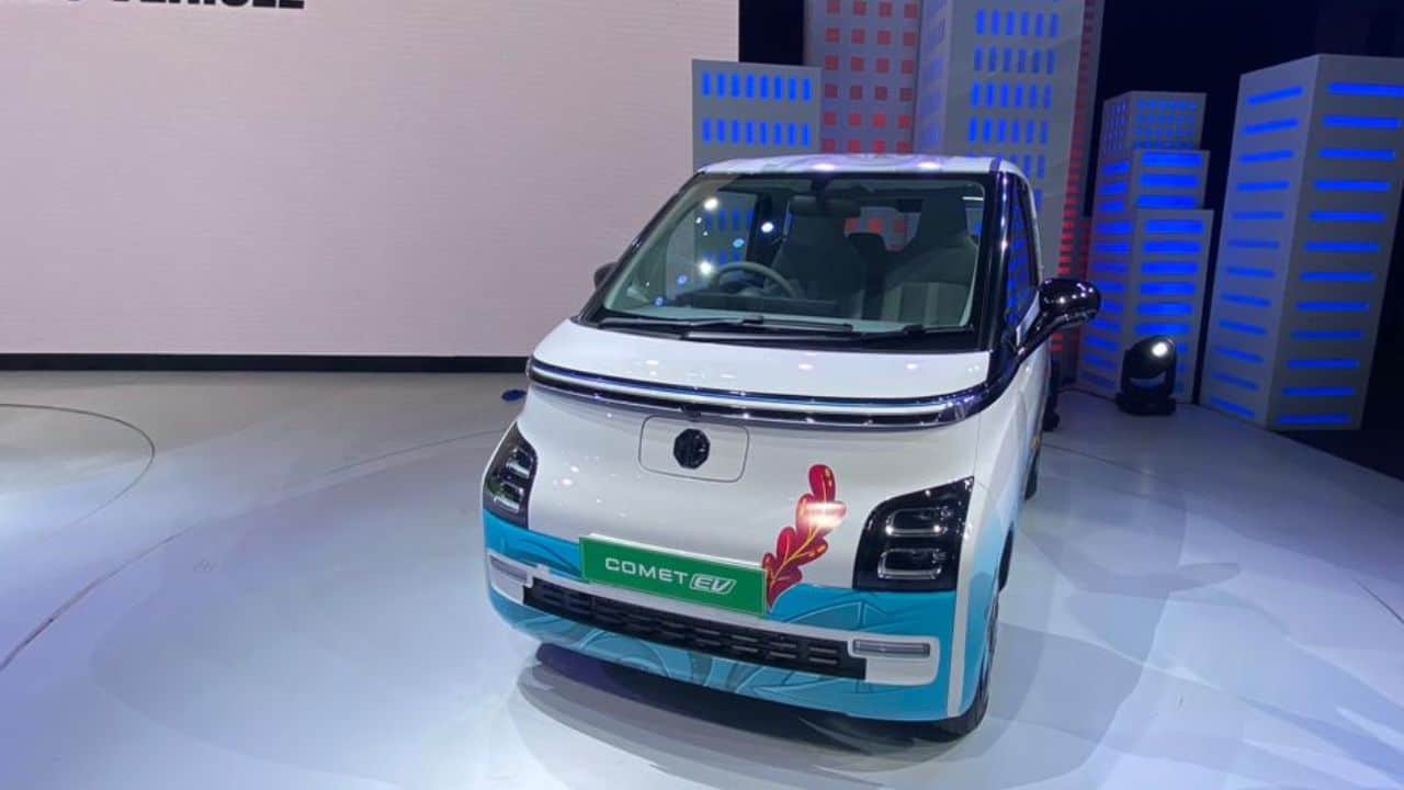 MG Comet EV vs Tata Tiago EV electric cars in india under 10 lakhs