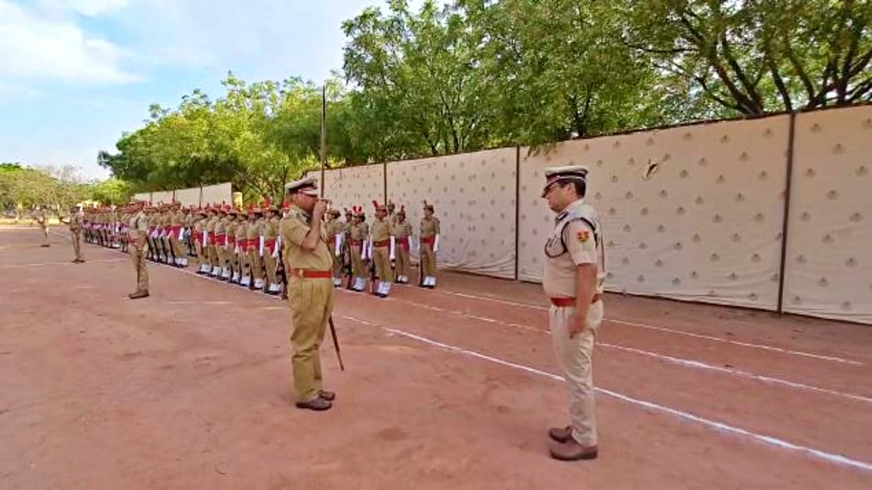 IG Navjyoti Gogoi inspected police in Dholpur