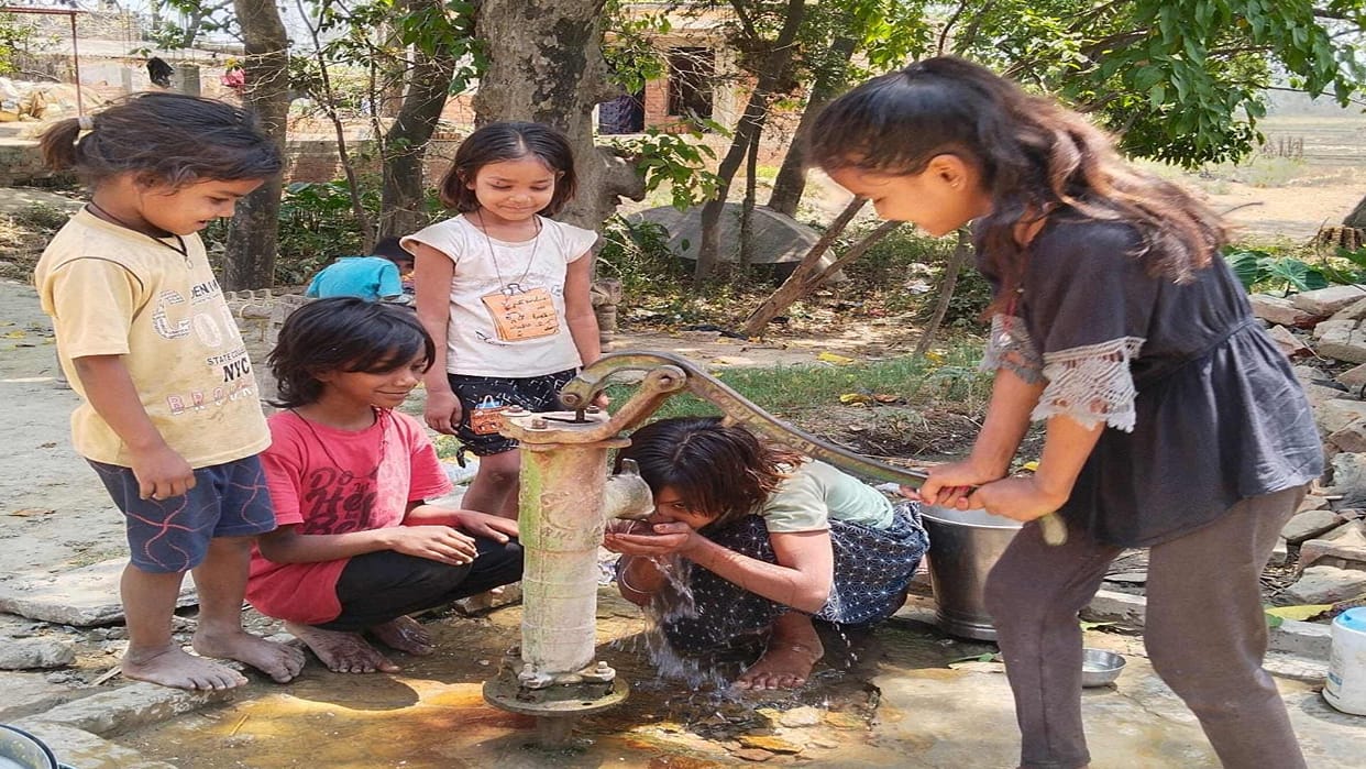 Tax collection continues but no facility for water in Gorakhpur