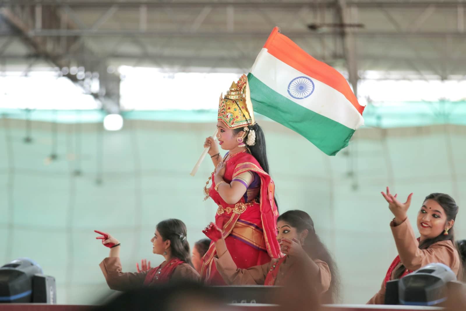 PM Modi in Rewa: Modi says parties run their shops by dividing the people of the villages