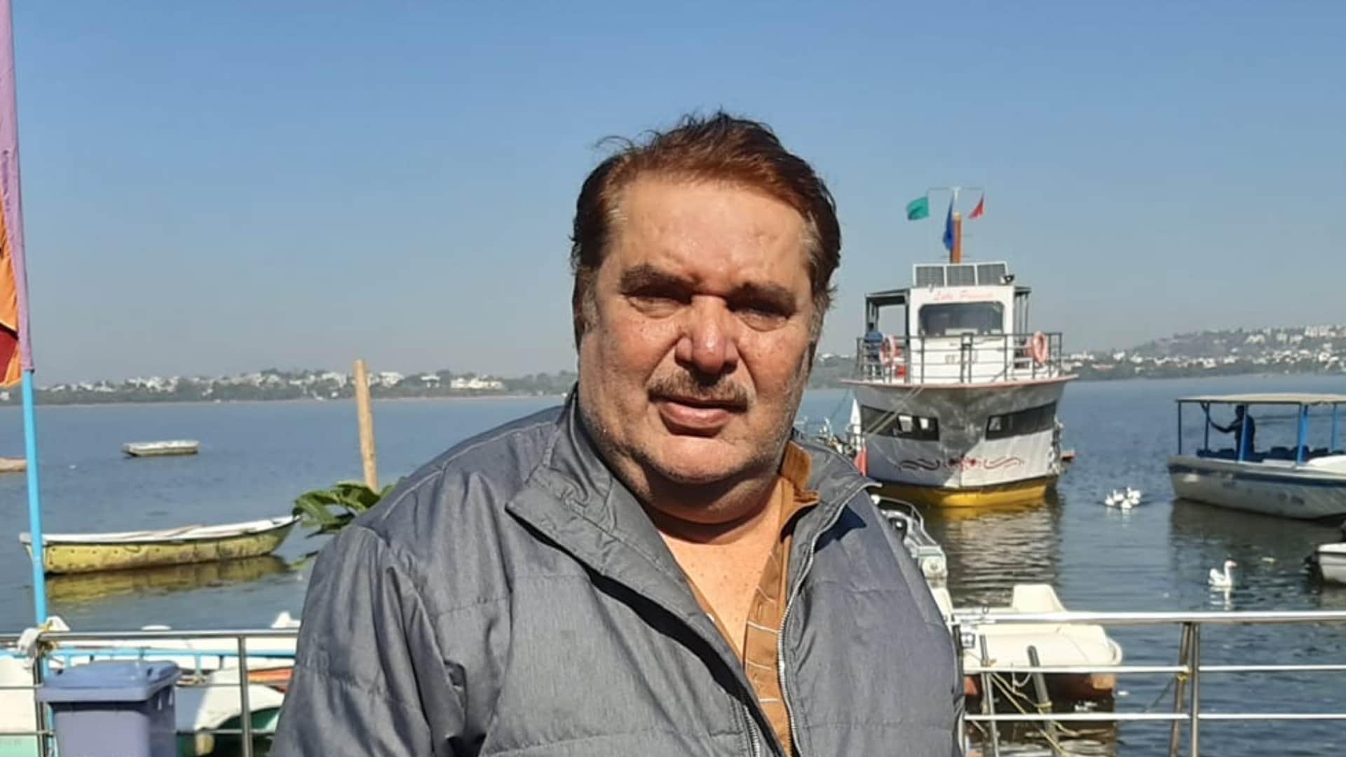 Veteran actor Junior Mehmood aka Naeem Sayyed passes away Raza Murad at Actor Late Residence