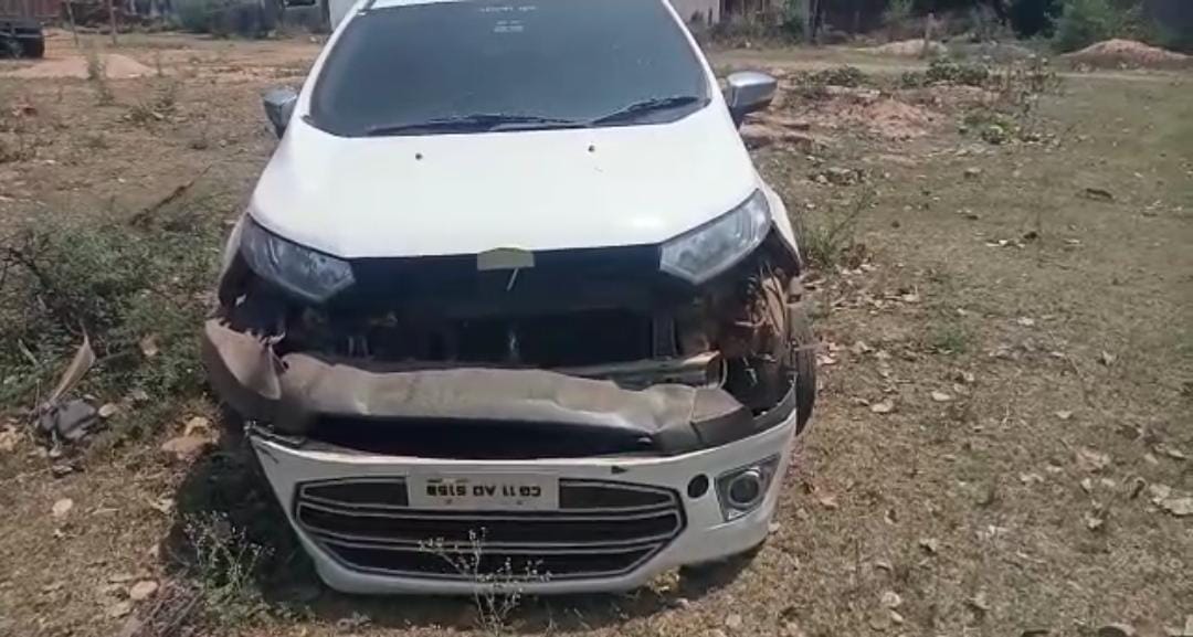 Police was behind in film style, smugglers ran away leaving the car stuck in a pit, found 86 kg of ganja