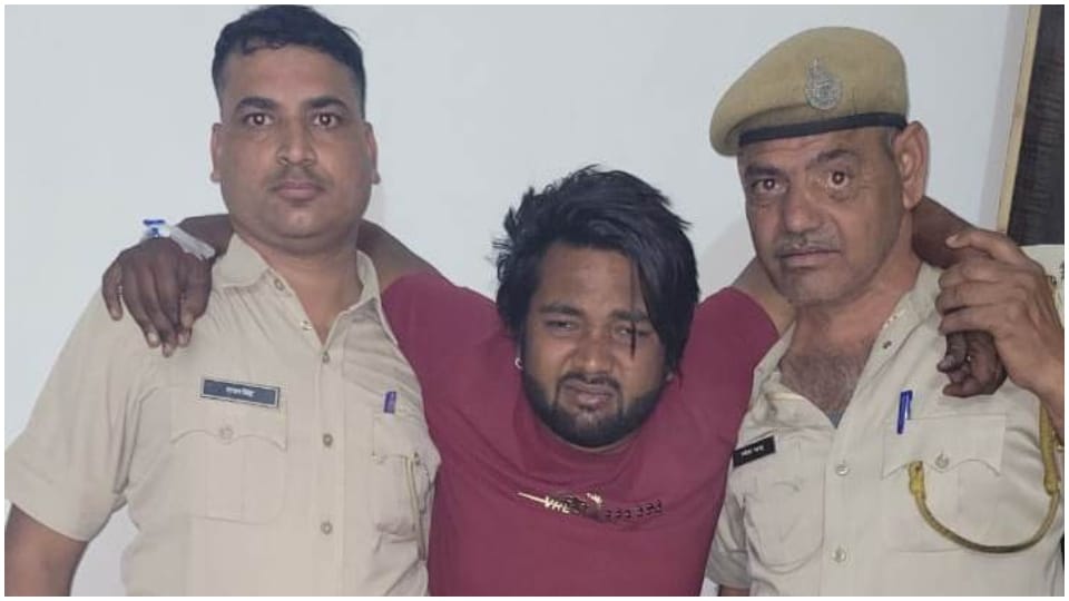 The scumbag running away from Bharatpur police custody jumped into the dry canal seriously injured