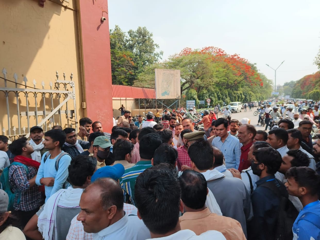 BHU student protest at lanka gate demanding increase section of case registered in assault