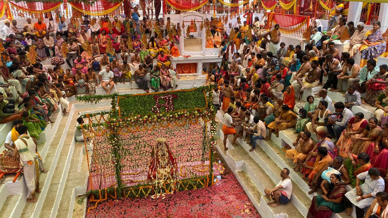 Chakrapushkarni teerth snan in varanasi at manikarnika Ghat