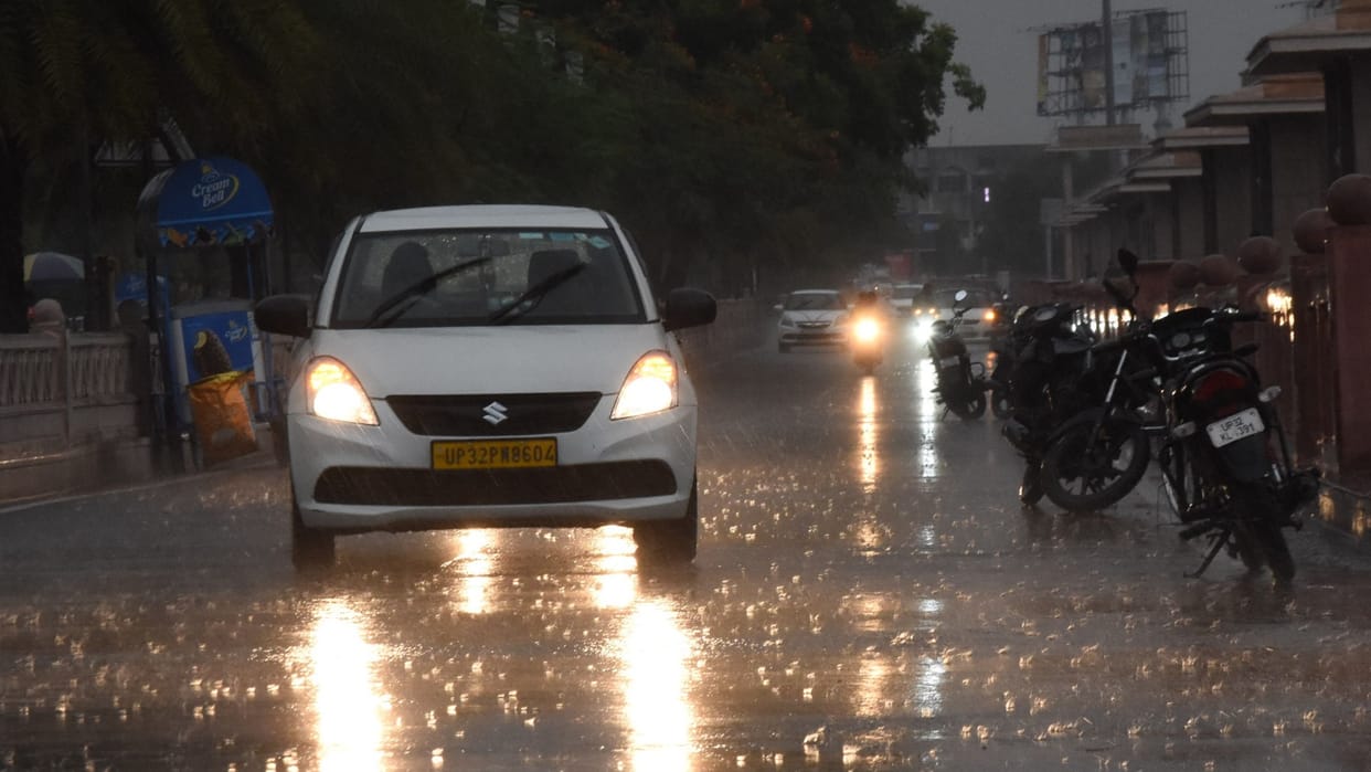 Weather changed in Uttar Pradesh.