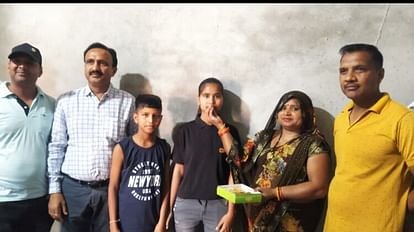 daughter of laborer topped district in Intermediate of UP Board In Firozabad