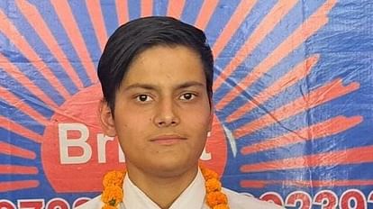 Hathras High school topper Prince wants to prepare for UPSC